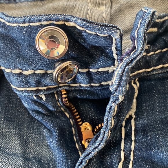 Shorts - Picture 4 of 5